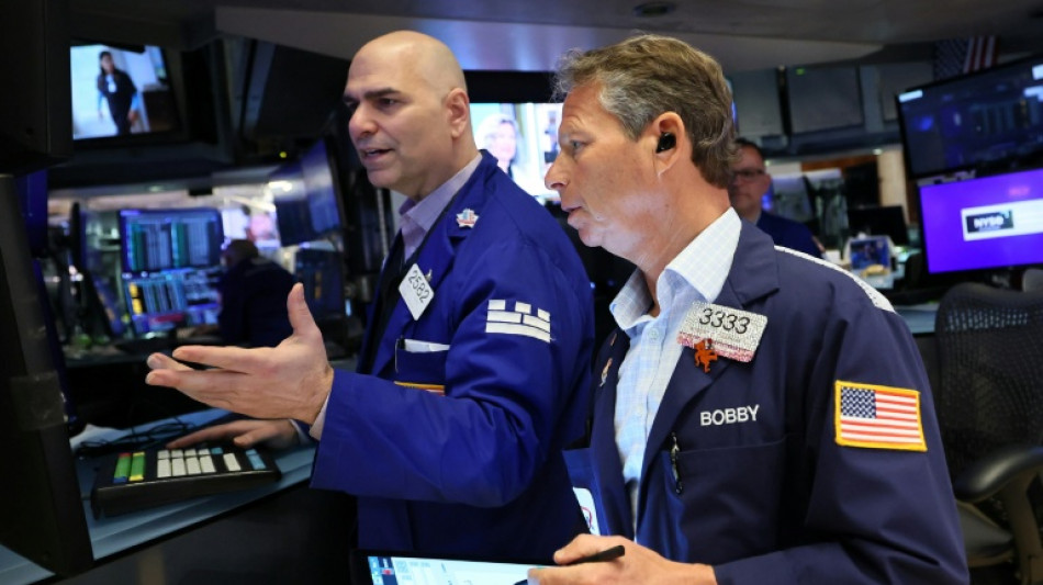 Les march&eacute;s rassur&eacute;s par des propos conciliants de Trump sur la Fed et la Chine