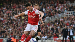 Arsenal vence e vai &agrave; Champions em dia de despedidas de Vardy e Goodison Park