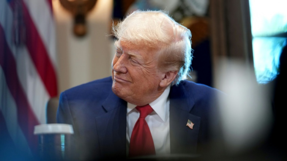 Stocks mostly rise as markets weigh earnings optimism and tariff fears