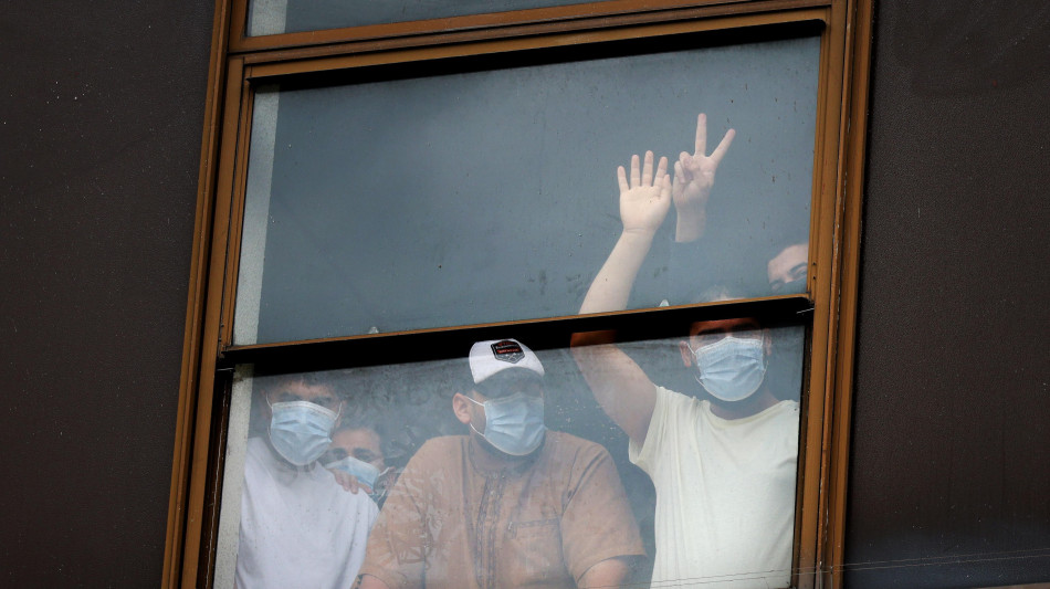 Starmer, 'primi migranti trattenuti per rimpatrio in Francia'