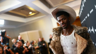 Le rappeur Lil Nas X inculp&eacute; apr&egrave;s avoir d&eacute;ambul&eacute; nu dans Los Angeles