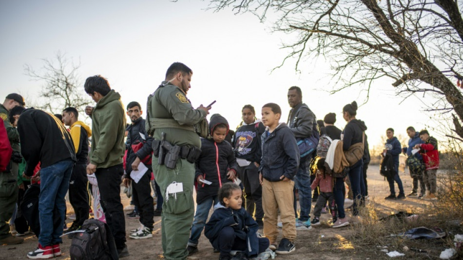 Juiz dos EUA bloqueia lei do Texas que permite deten&ccedil;&atilde;o de migrantes