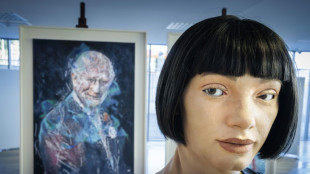Le robot peintre Ai-Da assure ne pas vouloir "remplacer les artistes humains"