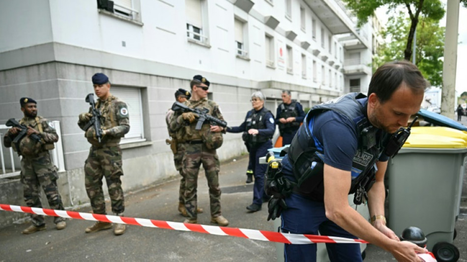 Lyc&eacute;enne tu&eacute;e &agrave; Nantes: le profil de l'agresseur examin&eacute;, vive &eacute;motion au lyc&eacute;e