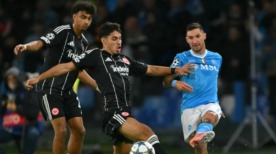 Ohne eigene Fans: Frankfurt erkämpft Punkt in Neapel