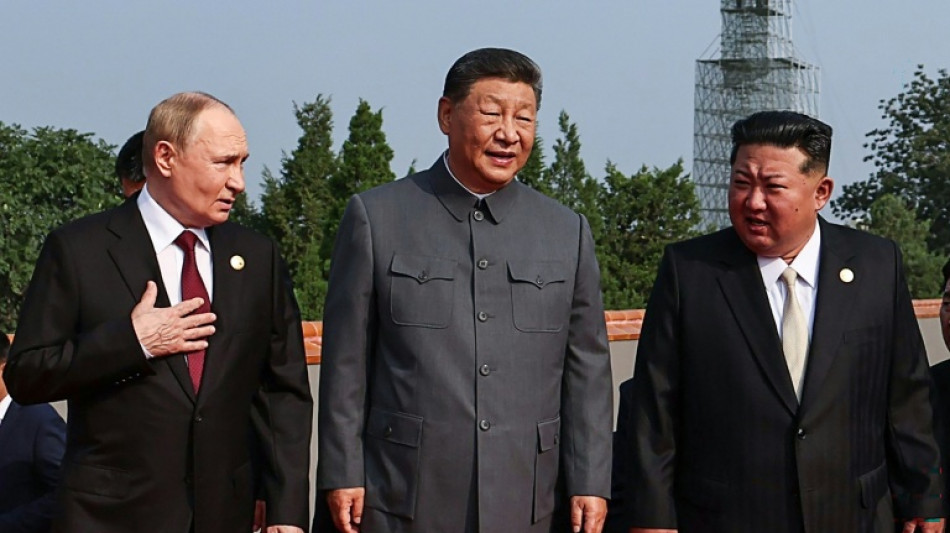 St&auml;rke demonstrieren bei Milit&auml;rparade: Xi empf&auml;ngt Putin und Kim - Trump w&uuml;tend