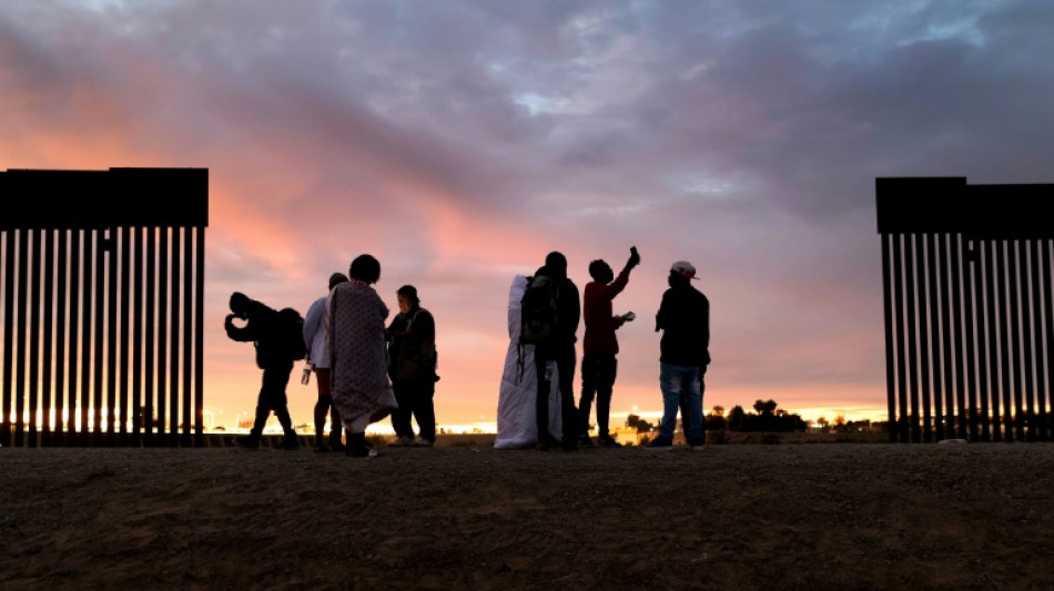 M&eacute;xico promete aos EUA maior conten&ccedil;&atilde;o de imigrantes