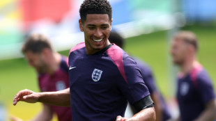 Sob press&atilde;o, Inglaterra inicia contra Eslov&aacute;quia sua luta no mata-mata da Euro