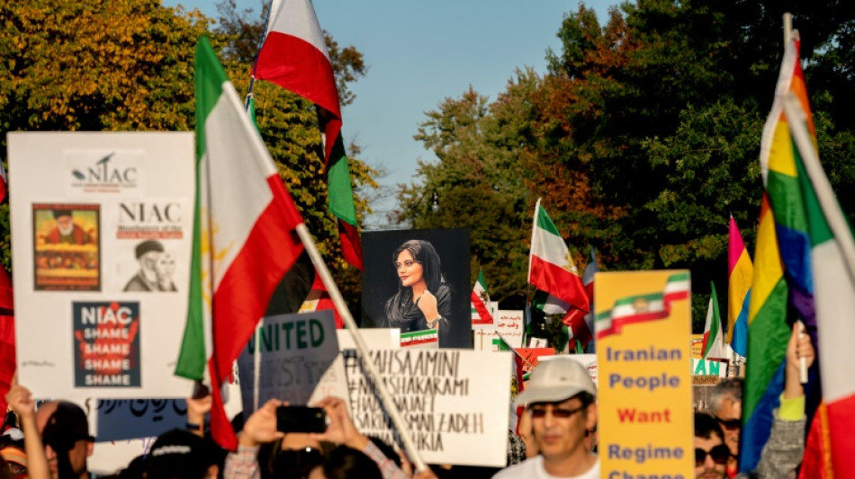 Un mes de rabia en Ir&aacute;n por la muerte de Mahsa Amini