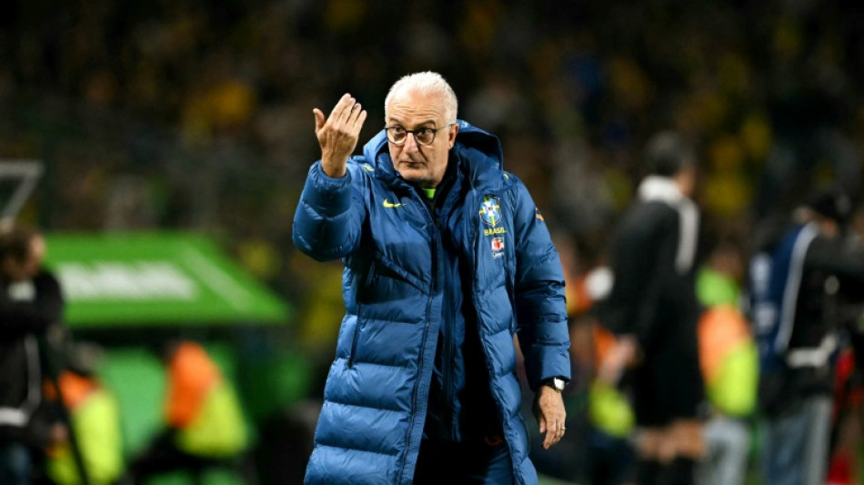 Brasil visita Paraguai em busca de uma vit&oacute;ria convincente nas Eliminat&oacute;rias