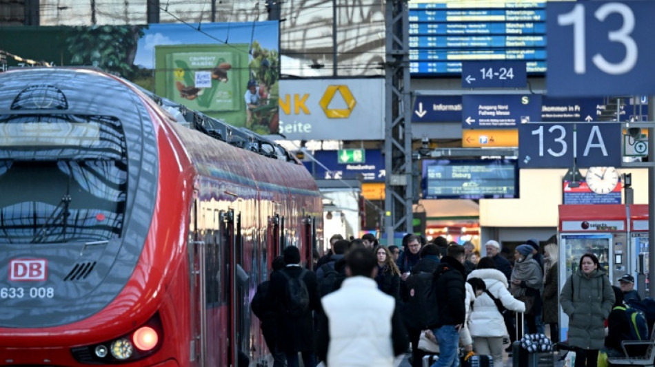 Bahn l&auml;dt zu Verhandlungen am Montag ein - GDL fordert erst neues Angebot