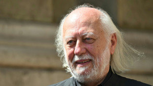 Literaturnobelpreistr&auml;ger Krasznahorkai mit Bundesverdienstkreuz ausgezeichnet
