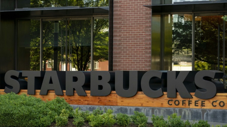 Funcion&aacute;rios do Starbucks entram em greve nos Estados Unidos