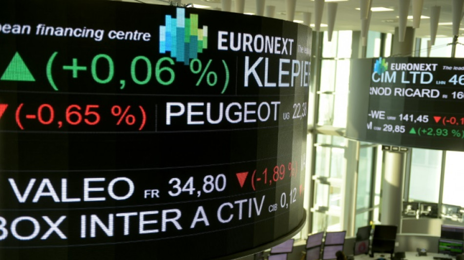 Les Bourses européennes terminent en nette baisse, pression sur le pétrole