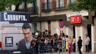 Pedro Sánchez renueva la cúpula del PSOE español y expulsará a los clientes de prostitución