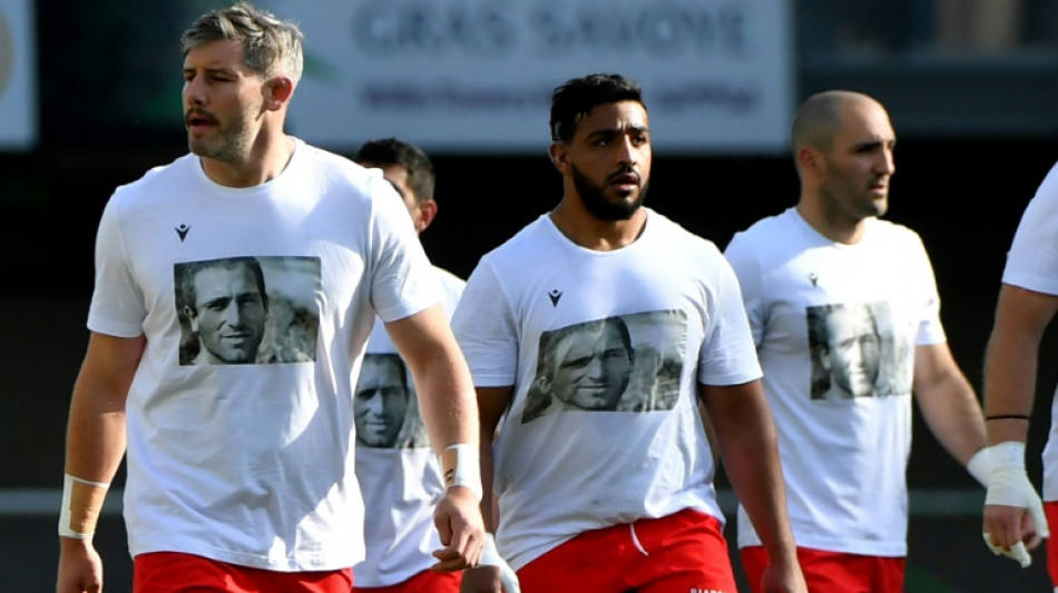 Montpellier rally against Biarritz in Top 14 as tributes paid to Aramburu 