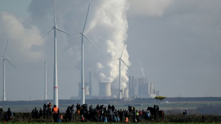 Bew&auml;hrungsstrafe f&uuml;r Klimaaktivistin nach Steinwurf auf Polizisten in L&uuml;tzerath