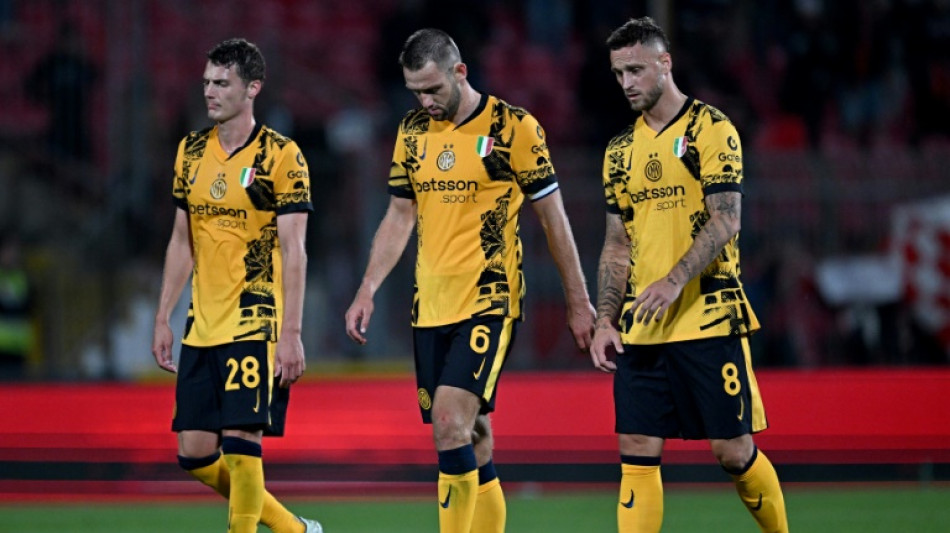 Napoli goleia Cagliari e assume lideran&ccedil;a do Italiano; Inter empata com Monza