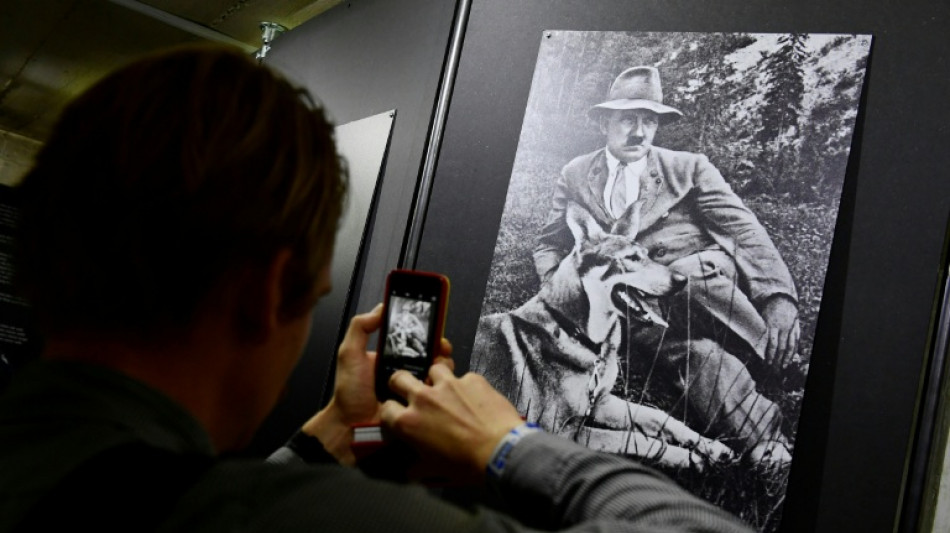 Equipe de pesquisadores 'derruba mito' de que av&ocirc; de Hitler era judeu