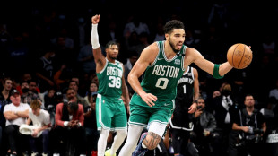 Theis und Boston sichern sich drei Matchb&auml;lle