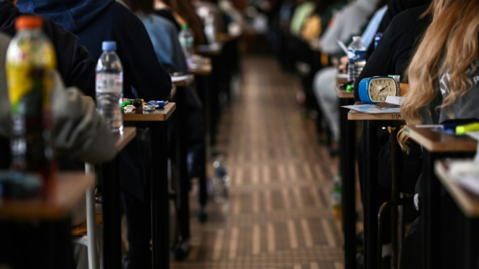 Bildungsministerin entschuldigt sich f&uuml;r Abiturpr&uuml;fungspanne in Nordrhein-Westfalen