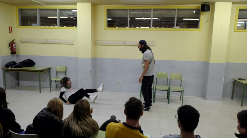 Espagne: du th&eacute;&acirc;tre pour sensibiliser les jeunes aux violences sexistes