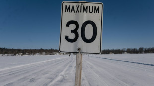 Derretimiento de carreteras de hielo aisla a indígenas en Canadá