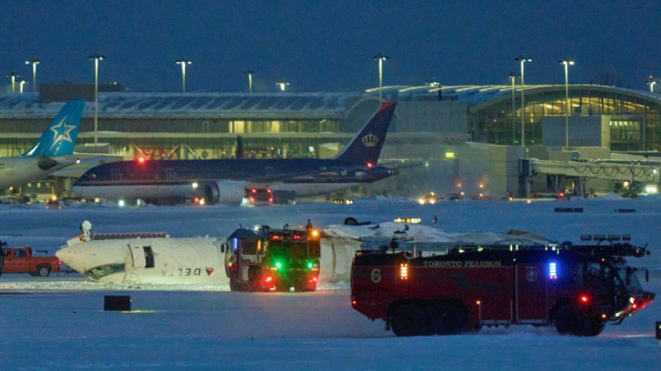 Canada: un avion se retourne &agrave; l'atterrissage, 18 bless&eacute;s