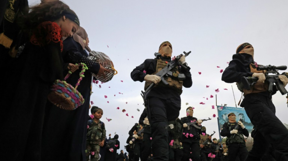 Jihad Isl&acirc;mica exibe m&iacute;sseis, foguetes e drones em desfile em Gaza