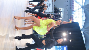 Ballerina ucraina e maestra russa, paso doble di pace