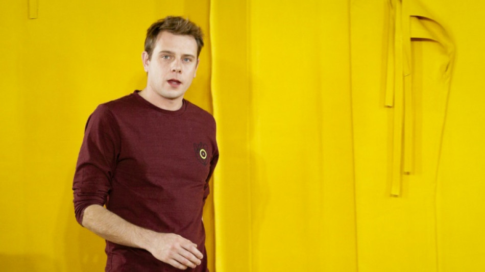 Jonathan Anderson imprime sua marca na Dior com desfile masculino em Paris