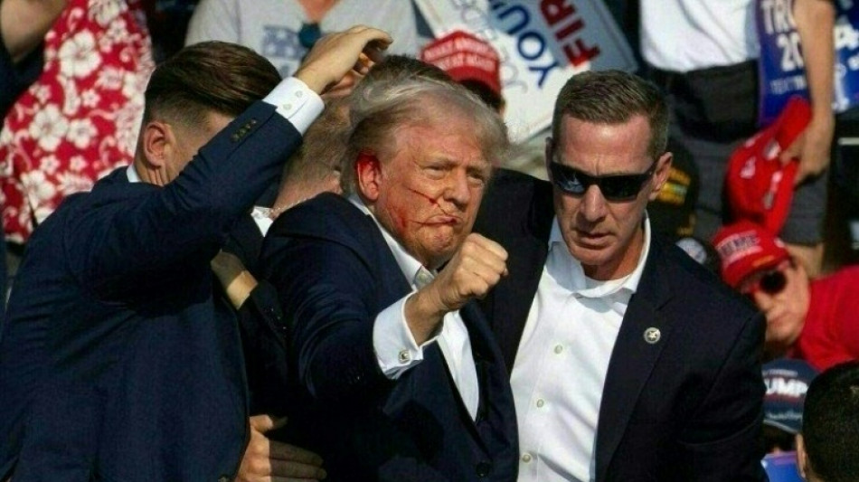 "Una bala me perfor&oacute; la oreja", dice Trump, v&iacute;ctima de tiroteo en un mitin