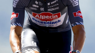 Tour: Van der Poel si ritira per una polmonite