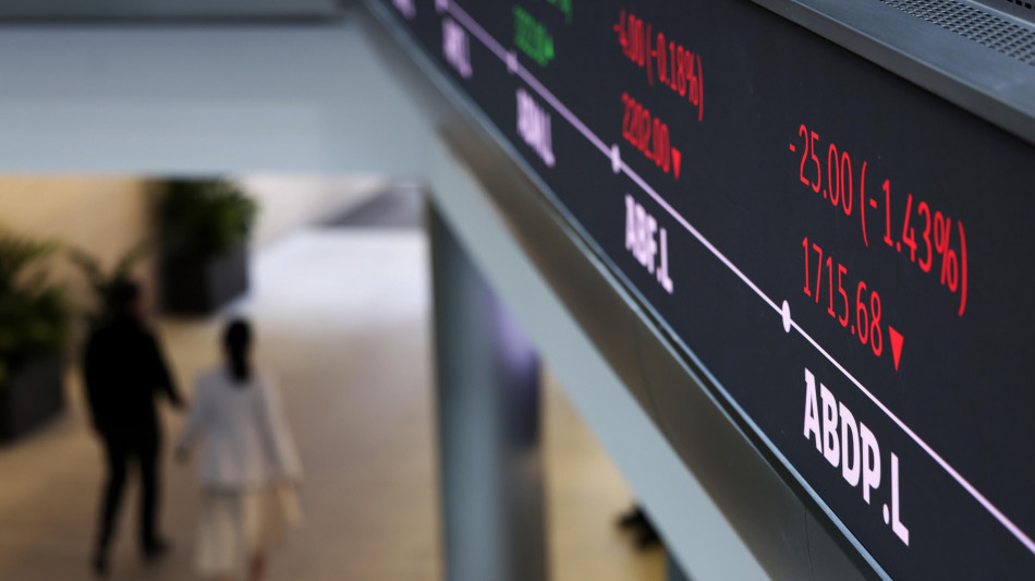 Borsa: Europa cauta in avvio, Londra +0,14%