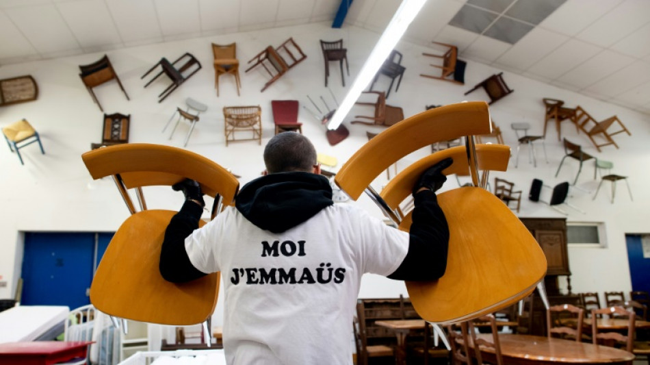 Chez Emma&uuml;s D&eacute;fi, ils s'&eacute;quipent neuf &agrave; petit prix, avant leur premier No&euml;l chez eux
