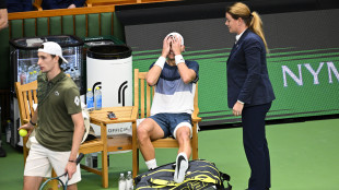 Tennis: infortunio per Rune a Stoccolma, si ritira in lacrime