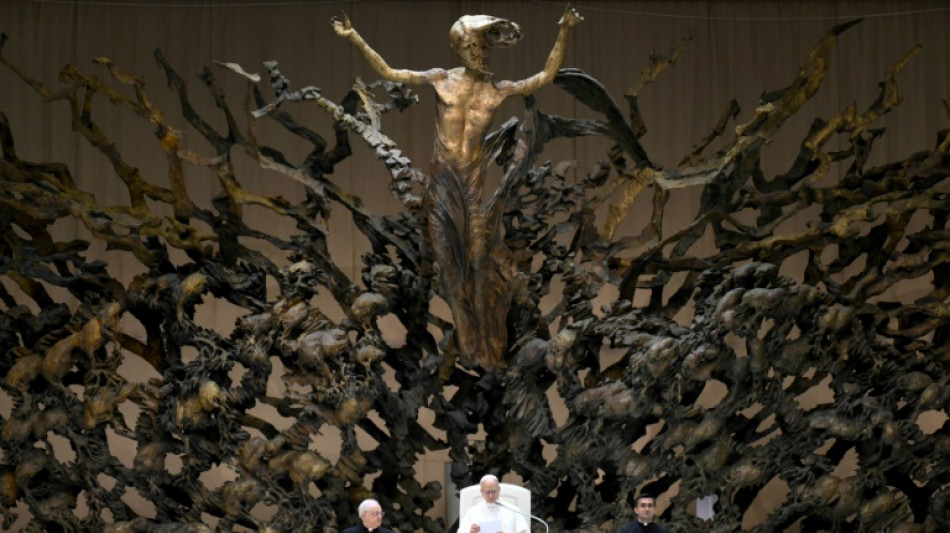 Papa Le&atilde;o XVI apresenta mensagem de di&aacute;logo e unidade &agrave; C&uacute;ria