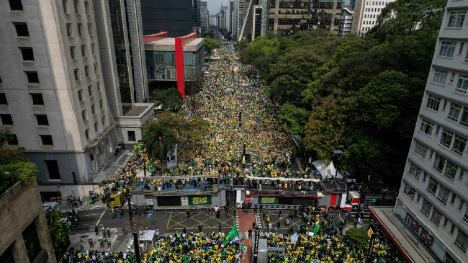 Vor Urteilsverk&uuml;ndung: Tausende Bolsonaro-Anh&auml;nger demonstrieren in Brasilien