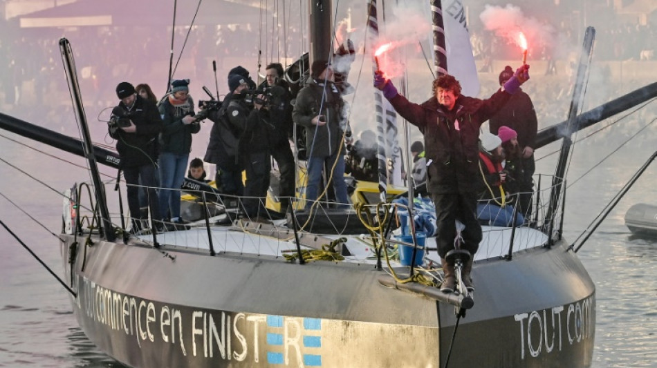 Vend&eacute;e Globe: le doyen de l'&eacute;preuve Jean Le Cam arrive en 20e position