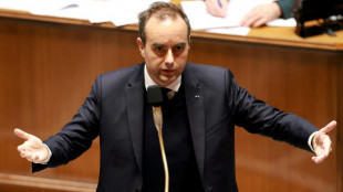 Lecornu re&ccedil;oit les syndicats, qui exigent des r&eacute;ponses politiques, avant de nouvelles manifestations