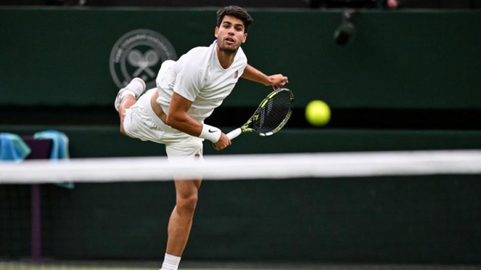 Alcaraz vence Rublev e vai &agrave;s quartas de final em Wimbledon