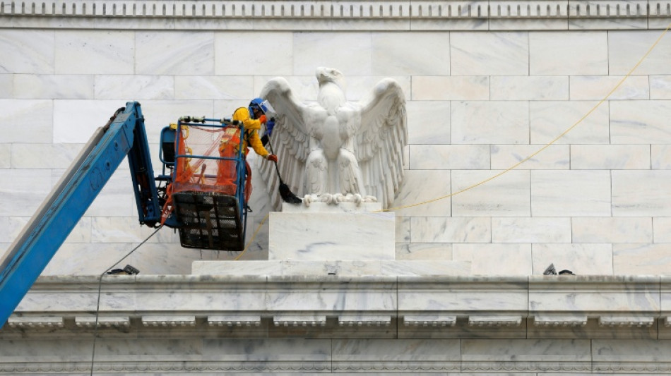 Fed recorta tasas por primera vez en 2025 por riesgos para el empleo en EEUU