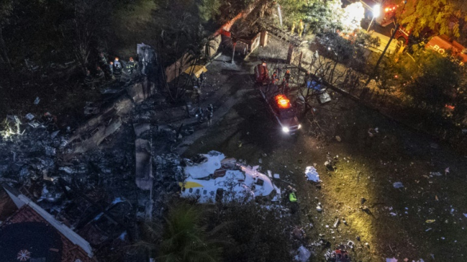 Queda de avi&atilde;o deixa 61 mortos no interior de S&atilde;o Paulo