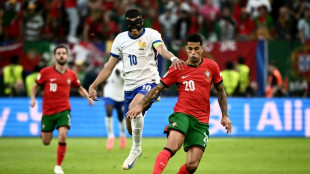 Jo&atilde;o Cancelo assina com saudita Al-Hilal, time de Neymar