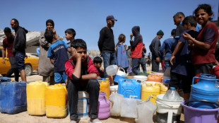 Moradores de Gaza aguardam ajuda humanit&aacute;ria anunciada por Israel