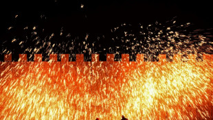 Les feux d'artifice du Nouvel an, une tradition chinoise menac&eacute;e par les restrictions