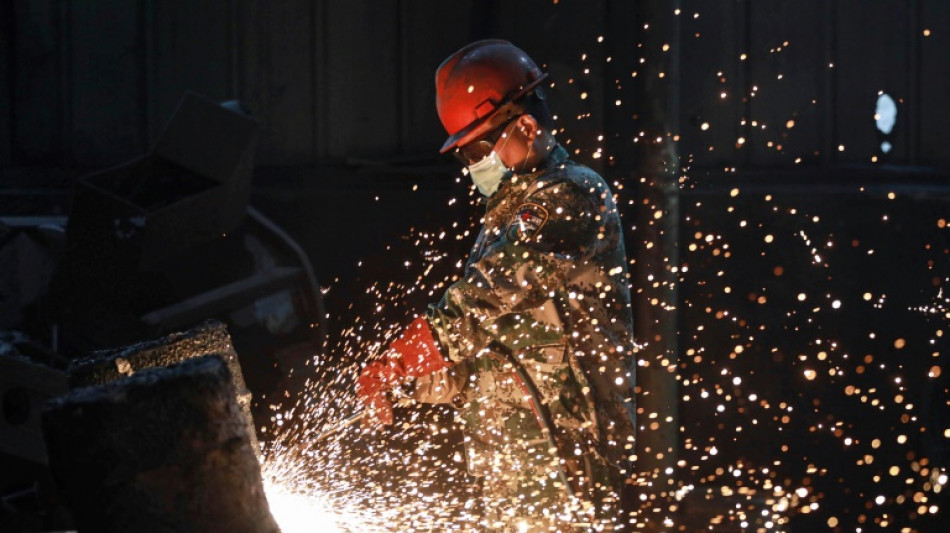 La actividad industrial de China decrece en medio de guerra comercial