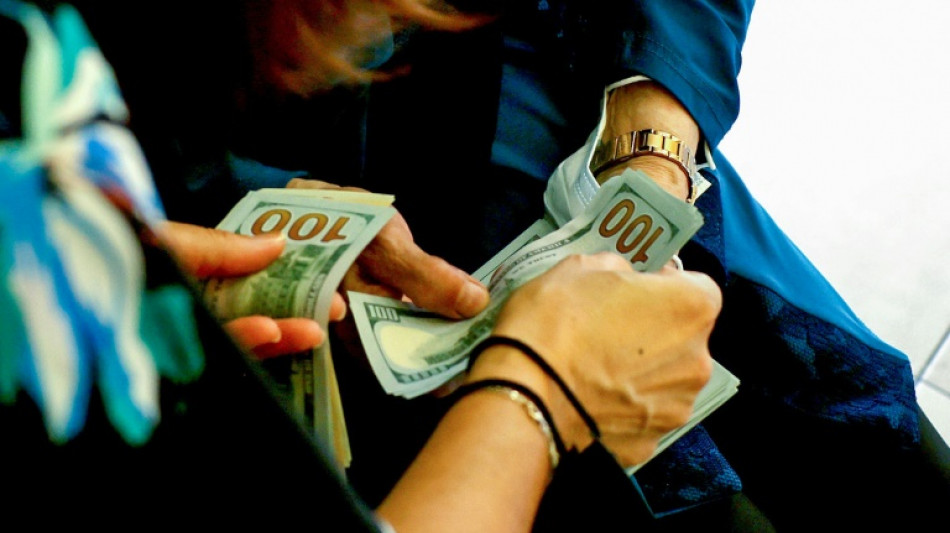 Au Liban en crise, des soci&eacute;t&eacute;s de transfert d'argent comme alternative aux banques