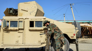 Talibãs afegãos afirmam que dezenas de soldados paquistaneses morreram em confrontos fronteiriços