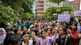 Trauer und Wut nach Absturz von Milit&auml;rjet auf Schule in Bangladesch